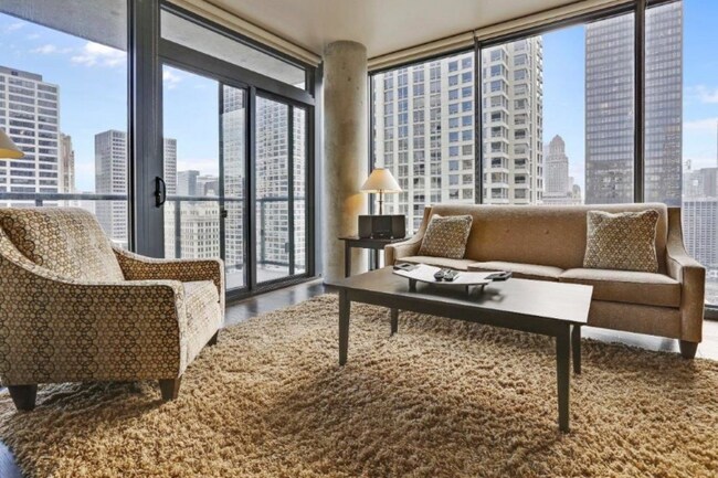 Photo - 460 N State St