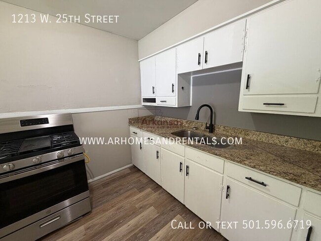 Photo - 1213 W 25th St