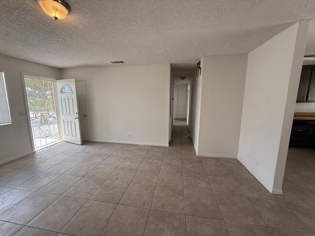Photo - Victorville - 3 Bedrooms, 2 Bathrooms, New Paint, New Blinds, Tile Floors