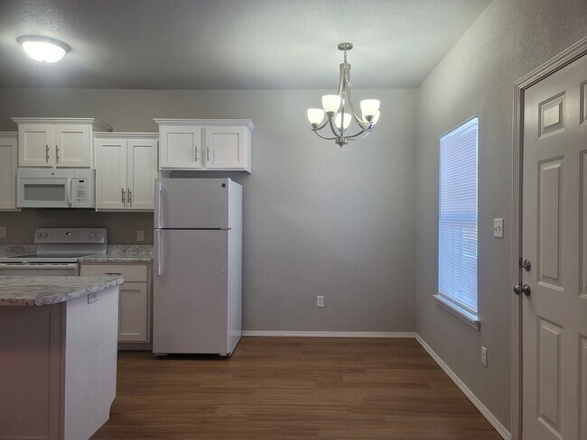 Photo - 2108 Ingalls Ln