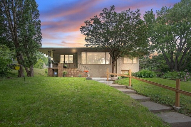 Photo - 895 Humboldt Ave House
