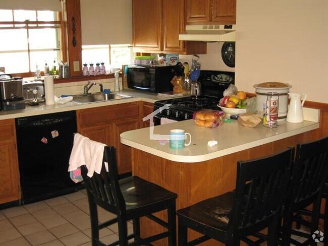 Building Photo - Beautiful 5 bed townhouse in Brighton.