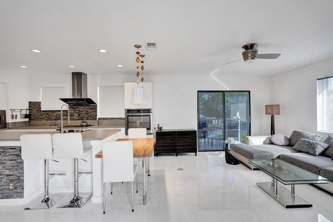 Photo - 3215 NE 7th St Unit SI FL2-ID1504114P