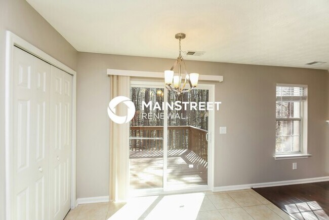 Photo - 3 Bedroom Pet-Friendly Home in Marietta, GA with Main Street Renewal
