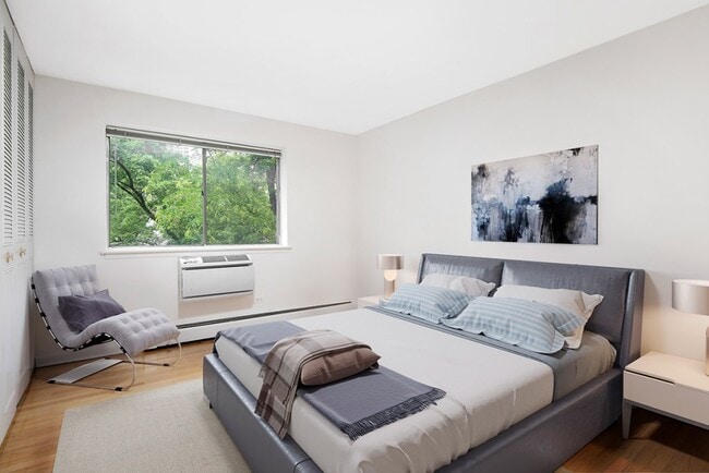 Dormitorio de 1 habitación y 1 baño