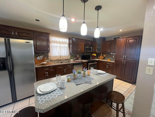 Photo - 808 Merriman Dr