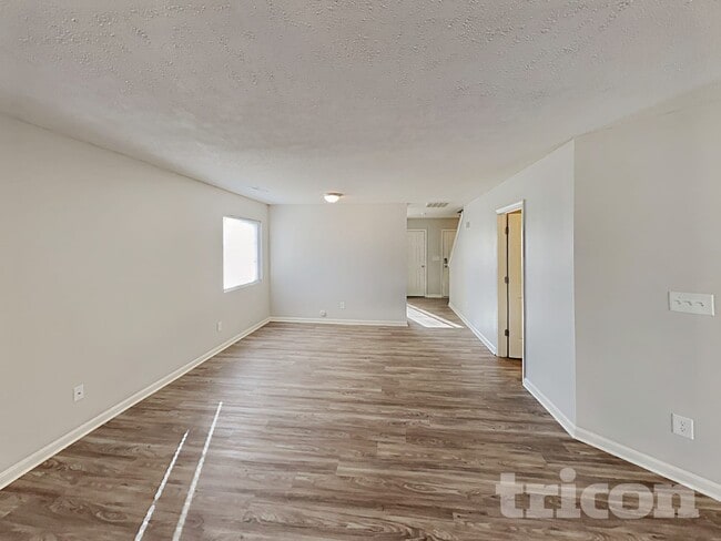 Photo - 2675 Chatfield Dr