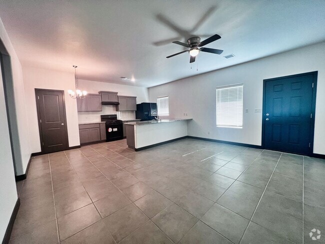 Building Photo - Mission Valley 3 Bedroom 2.5 Bath Townhome