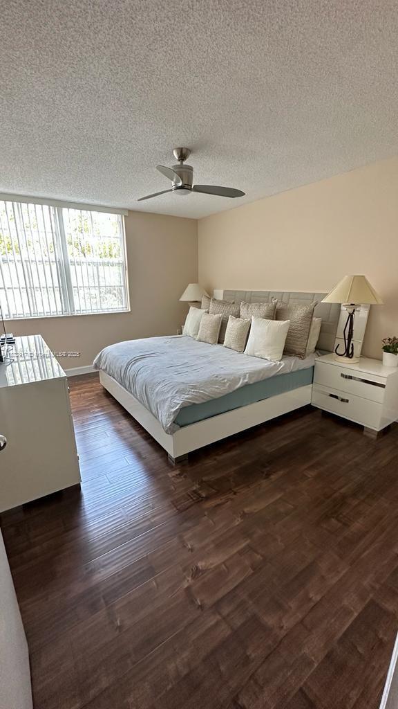 Photo - 19901 E Country Club Dr Unidad 2202