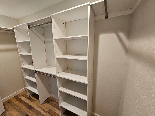 Photo - 5102 Ravensdale Ln