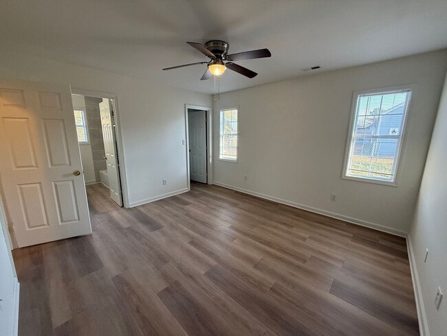 Photo - Gorgeous 3 bedroom, 2 bath House