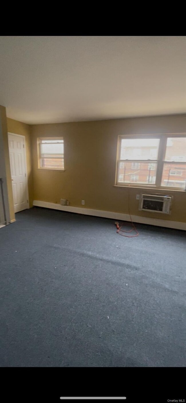 Photo - 107-17 160th St