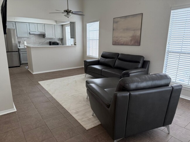 Photo - 2932 Manhattan Blvd