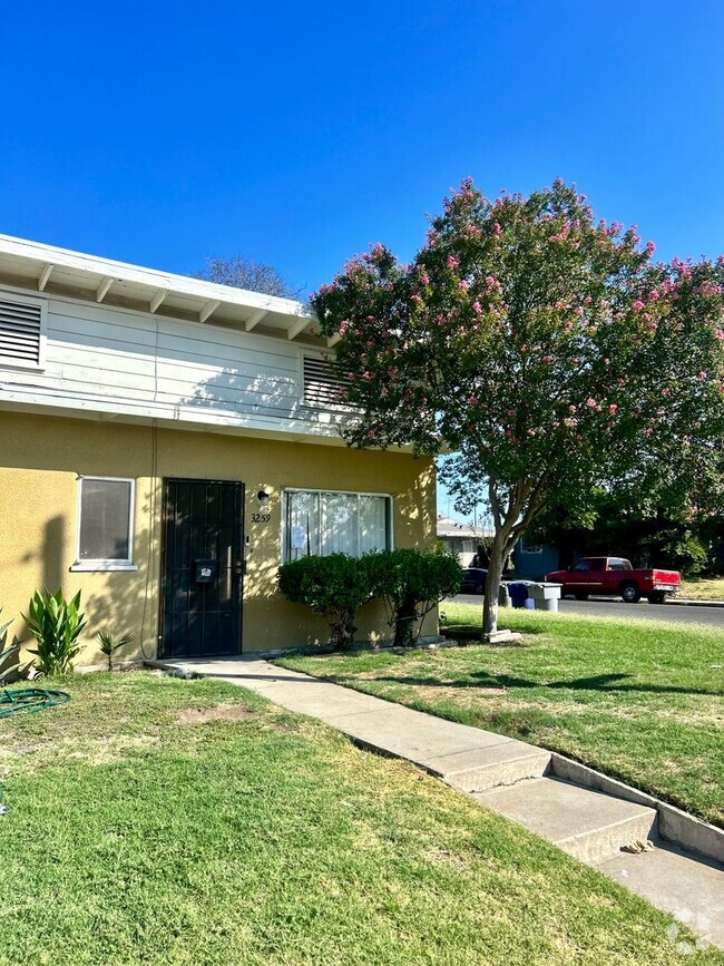 Building Photo - 3255-3259 Mayfair Blvd Unit 3259 Mayfair Blvd Rental