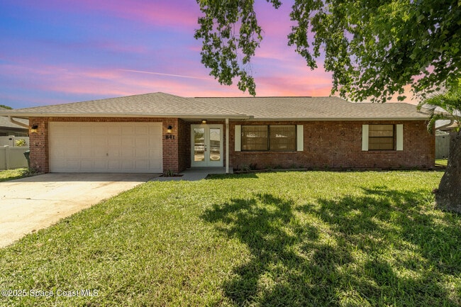 Building Photo - 841 Raintree Ave Rental
