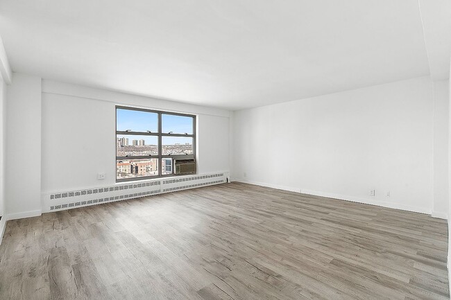 Photo - 100 La Salle St Unit 19H