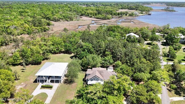 Photo - Spacious 5 bed, 4 bath home sits right ins...