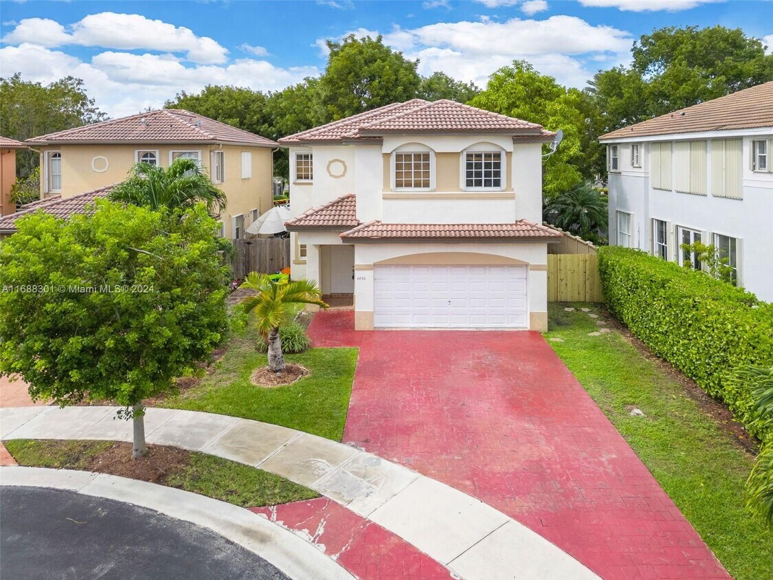 Photo - 4450 NW 113th Pl (Doral, FL)