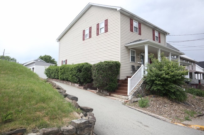 Photo - 415 Green St