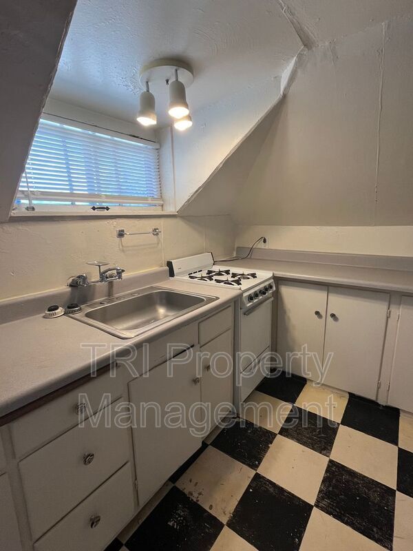 Photo - 1825 12th Ave