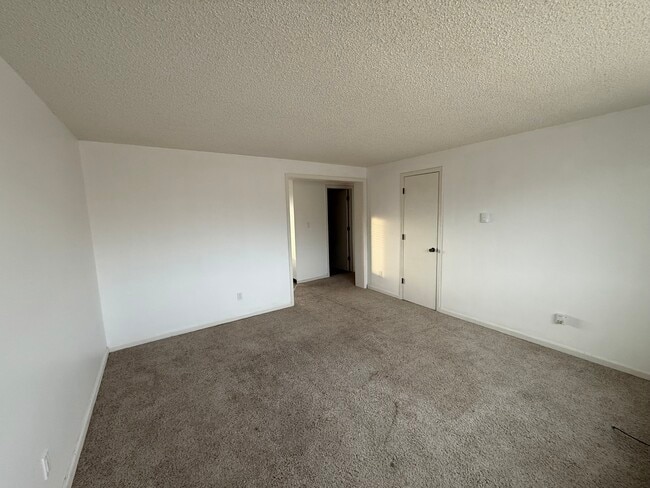 Photo - 418 Kings Ct Unit D