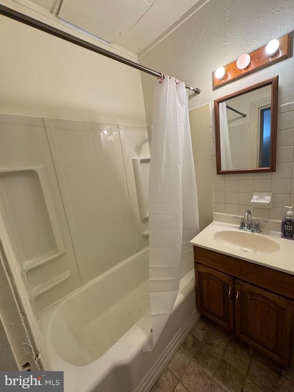 Photo - 261 N York St Unit 5