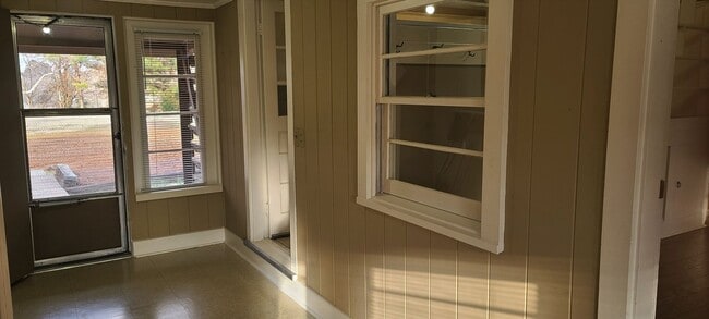Photo - COMING SOON!  Lone Oak Cottage - 2 bedrm 1 bath Available - May 10th