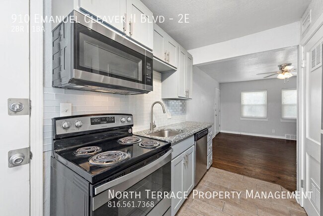 Photo - Cute 2B near Plaza with W/D, hardwood floo... Unidad 2E