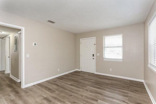 Photo - 9505 Waynesboro Ave