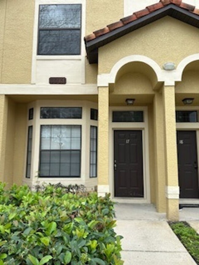 2/2.5 condo unit in East Orlando - 2/2.5 condo unit in East Orlando