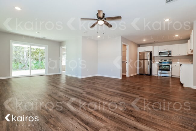 Photo - 135 Cottage Grove Rd