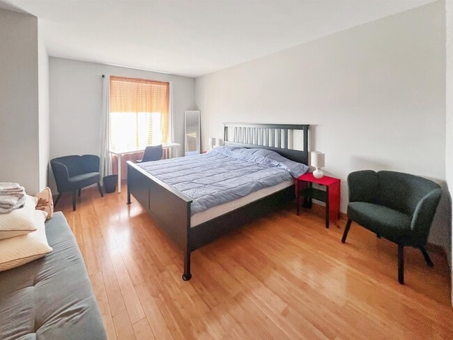 Photo - 1906 Paterson Plank Rd