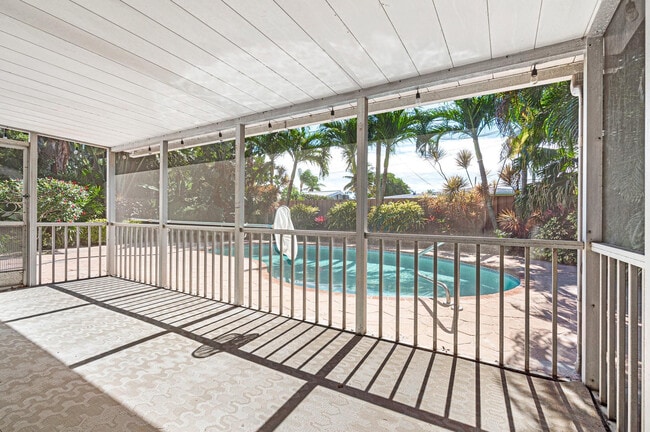 Photo - 1900 NE 19th St