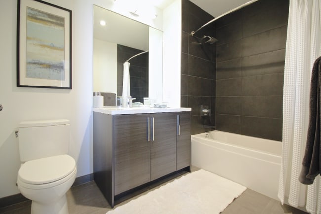 Photo - 649 W Division St Unit 649 W DIvision