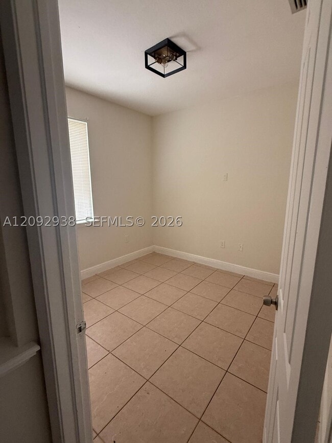 372 SW 2nd St