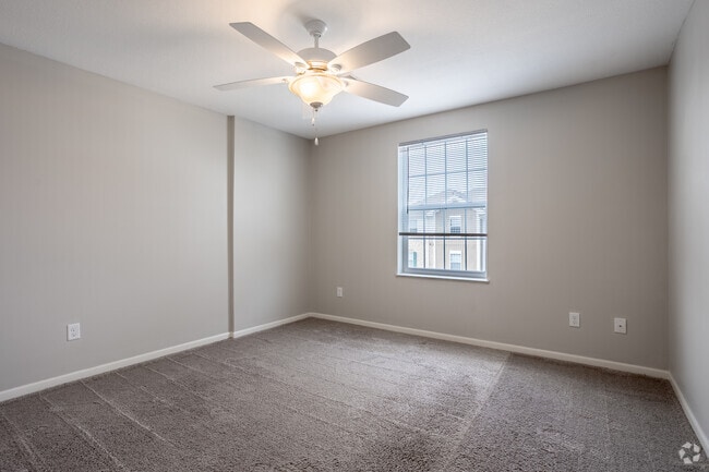 3BR, 2BA - 1,000SF - Primary Bedroom