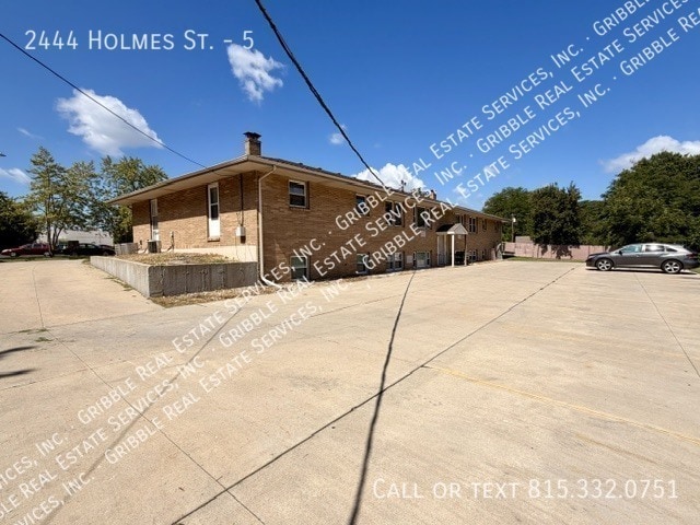 Photo - 2444 Holmes St Unit 5