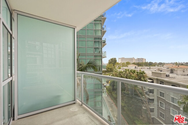 Photo - 13700 Marina Pointe Dr Unidad 610