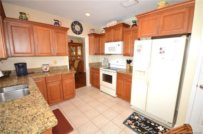 Photo - 753 NW Waterlily Pl