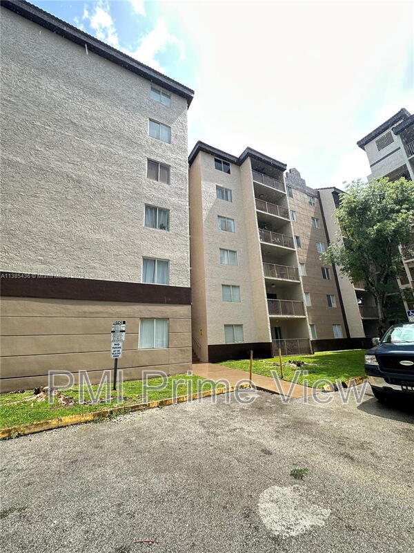 Building Photo - 15231 SW 80th St Unit #401 Rental