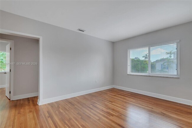Photo - 3783 SW 27th St Unidad 0