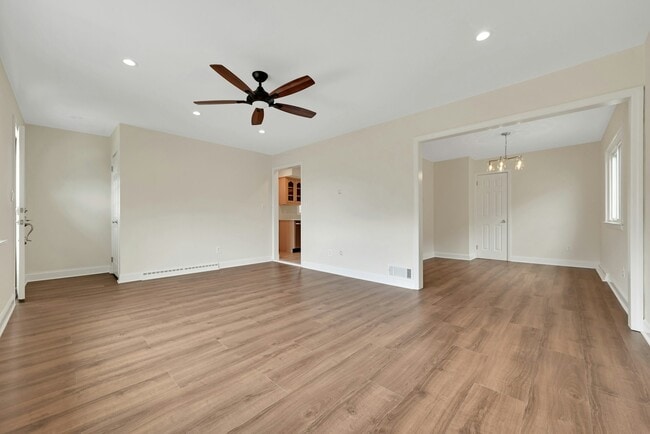 Photo - 126 Huber St