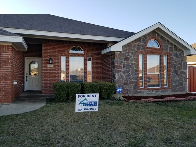 Building Photo - 3107 Lavender Ln