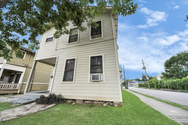 2502 Saltus St Unit 3