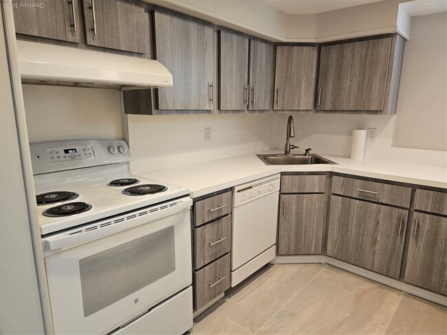 Photo - 43 Hartman Hill Rd