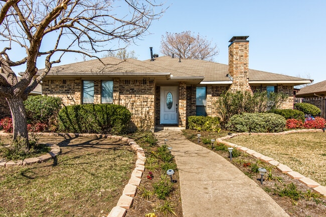 Photo - 2015 Stradivarius Ln