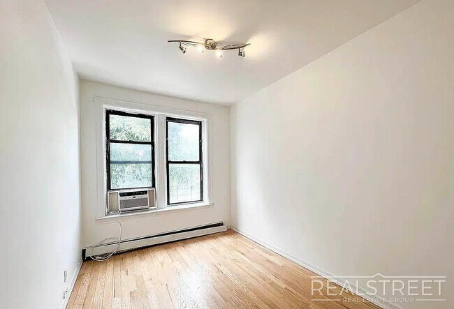 Photo - Nostrand Avenue Unidad 2R