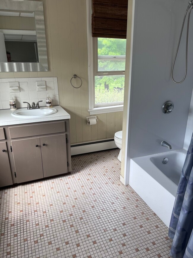 Photo - 619 Child St Unit 2