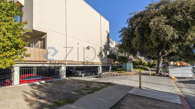 Building Photo - Unit 27