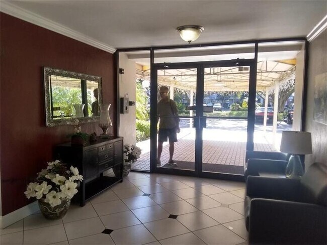 Photo - 2801 N Palm Aire Dr Condo Unit 606